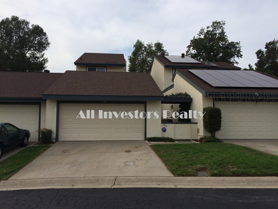 192 Cerco Rosado in San Marcos, CA - Building Photo