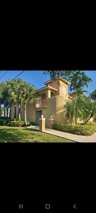 681 NW 78th Ter in Pembroke Pines, FL - Building Photo