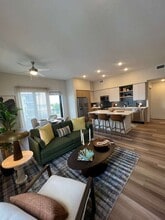 2910 SW 69th Ave, Unit 2 in Miami, FL - Building Photo - Building Photo