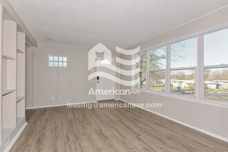 4 Redwood Dr in Florissant, MO - Building Photo - Building Photo