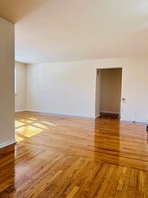 444 Park Ave, Unit TOP in Rutherford, NJ - Building Photo - Building Photo