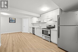 1420 Hayes St in Ottawa, ON - Building Photo - Building Photo