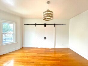 58 Bickford Ave, Unit 1 in Revere, MA - Foto de edificio - Building Photo