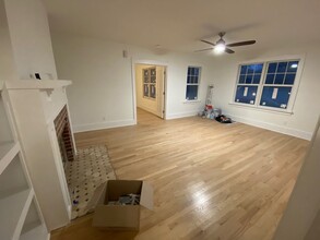 1108 S Busey Ave, Unit 2 in Urbana, IL - Building Photo - Building Photo