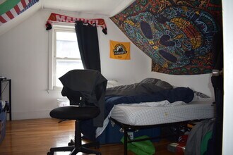 22 Murdock St, Unit 1 in Somerville, MA - Foto de edificio - Building Photo