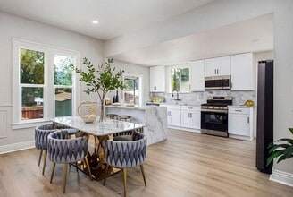 4224 Brockton Ave in Riverside, CA - Foto de edificio - Building Photo