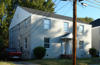 302 Northwood Cir in Durham, NC - Foto de edificio - Building Photo