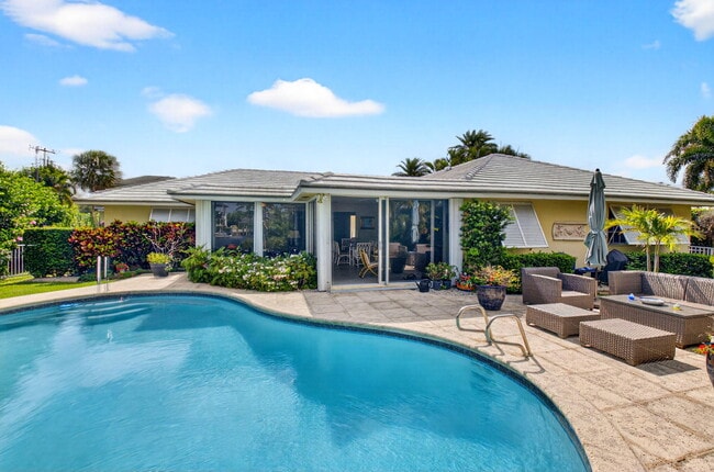 property at 30 Spanish River Dr