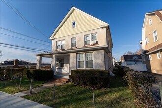 43 4th St in Glen Cove, NY - Foto de edificio - Building Photo