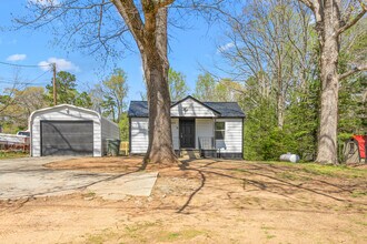 815 Central Falls Rd in Asheboro, NC - Building Photo - Building Photo