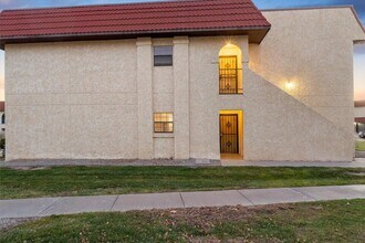 833 Country Club Dr SE in Rio Rancho, NM - Building Photo - Building Photo