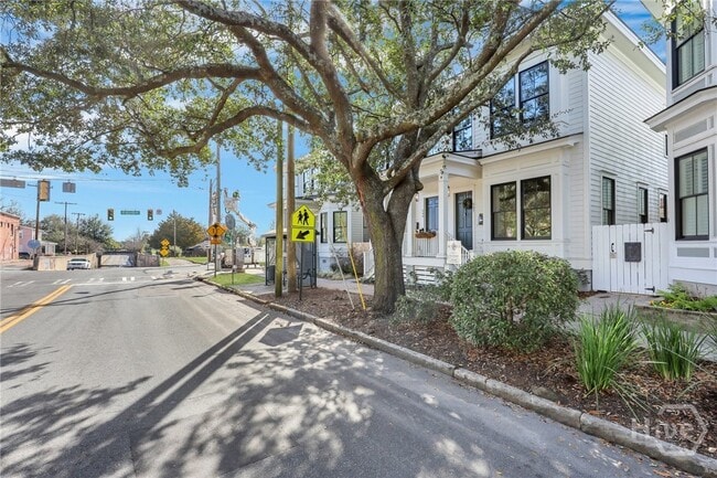 547 E Gwinnett St in Savannah, GA - Building Photo - Building Photo
