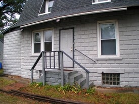 2233 Buchanan Ave SW, Unit 2 in Grand Rapids, MI - Building Photo