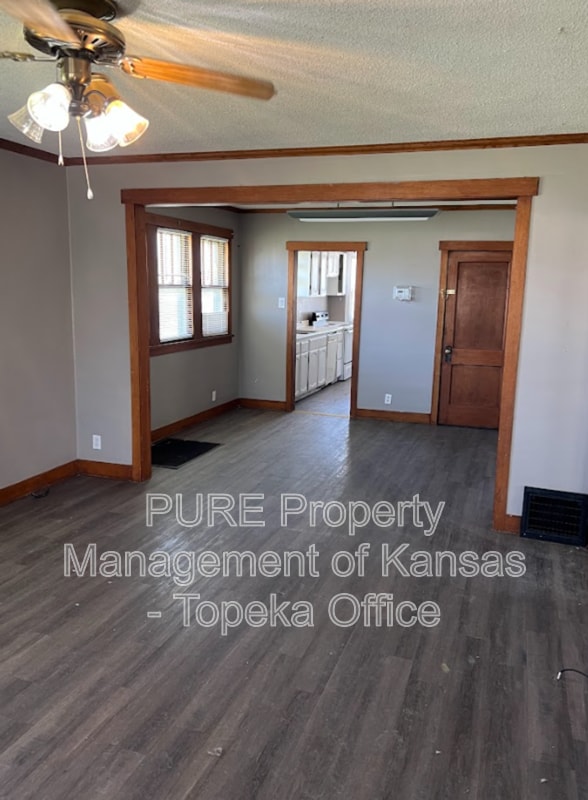 1020 SW Woodward Ave in Topeka, KS - Building Photo - Building Photo