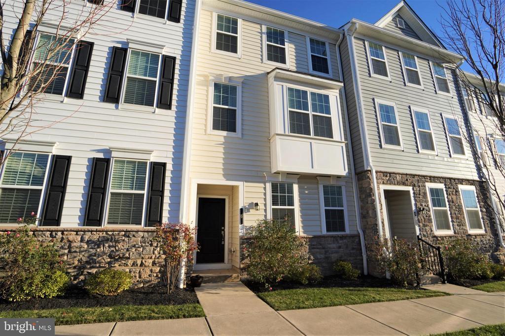 6 Manchester Dr in Hatboro, PA - Building Photo