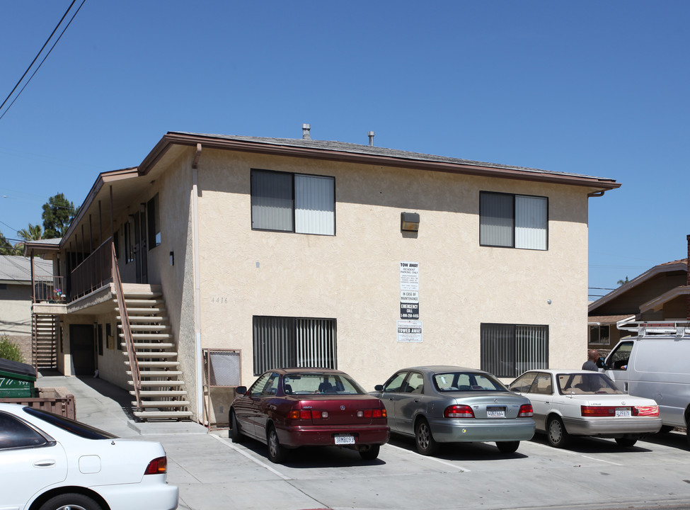 4416 Highland Ave in San Diego, CA - Foto de edificio
