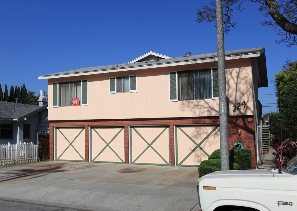 324 Obispo Ave in Long Beach, CA - Building Photo