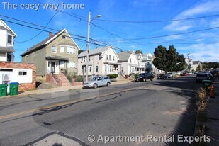 569 Main St in Medford, MA - Building Photo