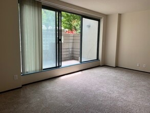 300 3rd St, Unit # 309 in San Francisco, CA - Foto de edificio - Building Photo