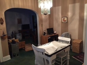 42 Pinewood Ave, Unit 2 in Albany, NY - Building Photo - Building Photo