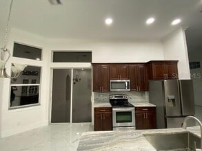 26 NW 8th Pl in Cape Coral, FL - Building Photo - Building Photo