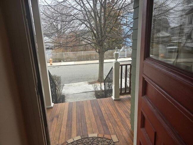 17 Mason St, Unit Unit 1 in Medford, MA - Foto de edificio - Building Photo