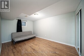 2534 Palisander Ave in Mississauga, ON - Building Photo - Building Photo