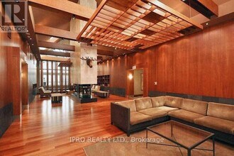 4080-4080 Living Arts Dr in Mississauga, ON - Building Photo - Building Photo