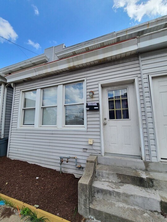 3418 Bates St in Pittsburgh, PA - Building Photo