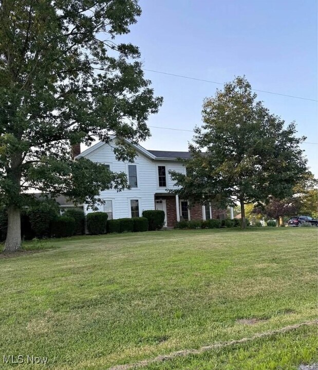 7585 Branch Rd in Medina, OH - Building Photo