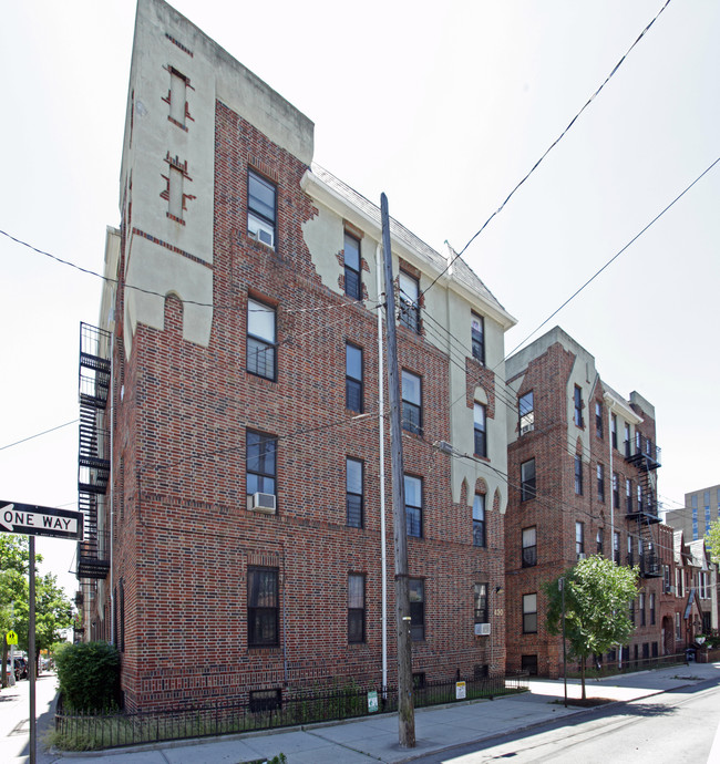 420 Stockholm St in Ridgewood, NY - Building Photo - Building Photo