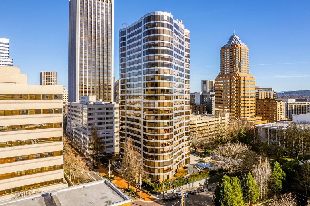 Portland Plaza in Portland, OR - Building Photo