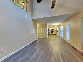 6323 Stonewick Dr in Jamestown, NC - Building Photo - Building Photo