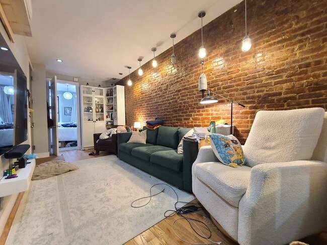 1180 Halsey St, Unit 3 in Brooklyn, NY - Building Photo - Building Photo