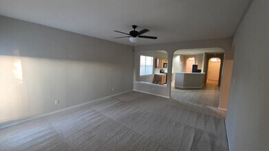 421 Abbey Ln in League City, TX - Building Photo - Building Photo