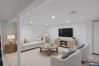 676 Chestnut St, Unit 1 in Kearny, NJ - Building Photo - Building Photo