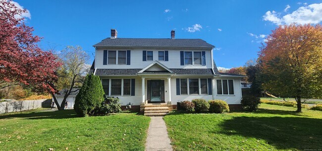 1129 N Colony Rd in Meriden, CT - Foto de edificio - Building Photo