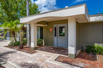 Everest Gardens in Bradenton, FL - Building Photo - Building Photo