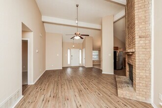 406 Kalmia Dr in Arlington, TX - Building Photo - Building Photo