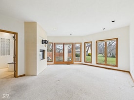 412 S Prestwick Ln in Yorktown, IN - Building Photo