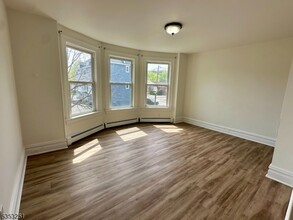 125 Valley Rd in Montclair, NJ - Building Photo - Building Photo