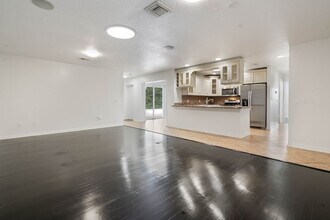 907 Willow Dr in Leesburg, FL - Building Photo - Building Photo