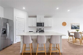 4651 W Aurora St in Fayetteville, AR - Building Photo - Building Photo