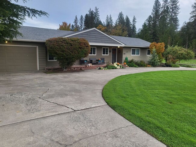 3923 Riverbanks Rd-Unit -10106 in Grants Pass, OR - Building Photo - Building Photo