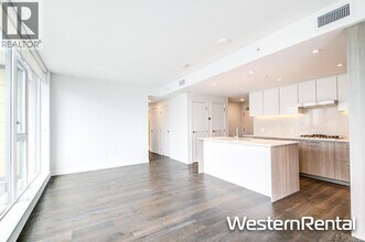 3200 Corvette Way in Richmond, BC - Building Photo - Building Photo