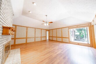 9107 Pine Stream Ct in Houston, TX - Building Photo - Building Photo