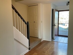 21C Harbour Vlg, Unit 21C in Branford, CT - Building Photo - Building Photo