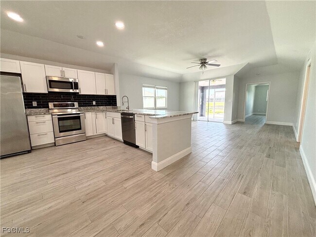 1324 SE 6th Ave in Cape Coral, FL - Building Photo - Building Photo