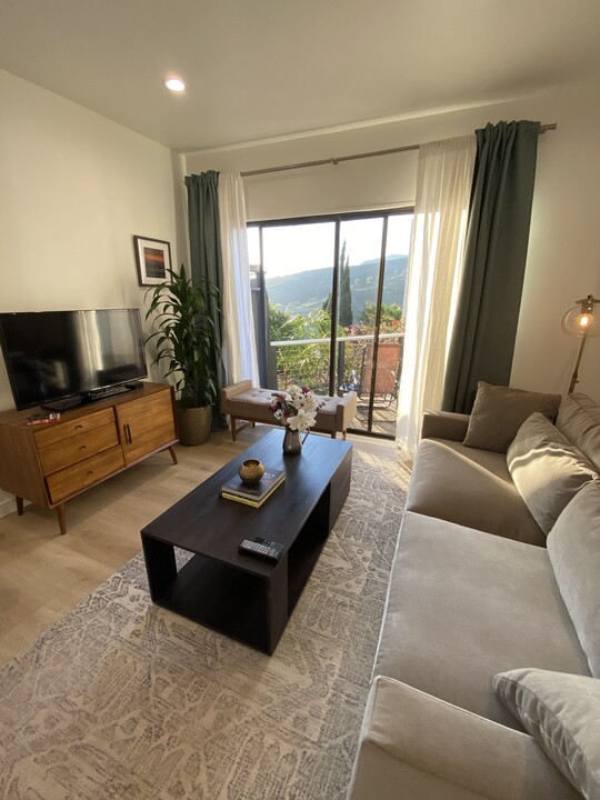 2919 Valmere Dr, Unit 1 in Malibu, CA - Foto de edificio