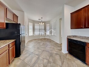 10714 W Jefferson St in Avondale, AZ - Foto de edificio - Building Photo